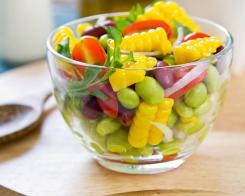 Pregătește o salată cu amestec mexican de legume fierte