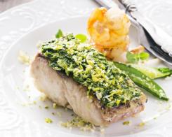 Обработване на варени зеленчуци като гарнитура за риба