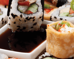 Японска кухня - здравословна храна със зеленчуци, гъби и морски дарове. Традиционна диета