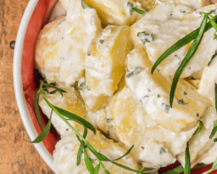 Kartoffelsalat – njemačka salata od krumpira